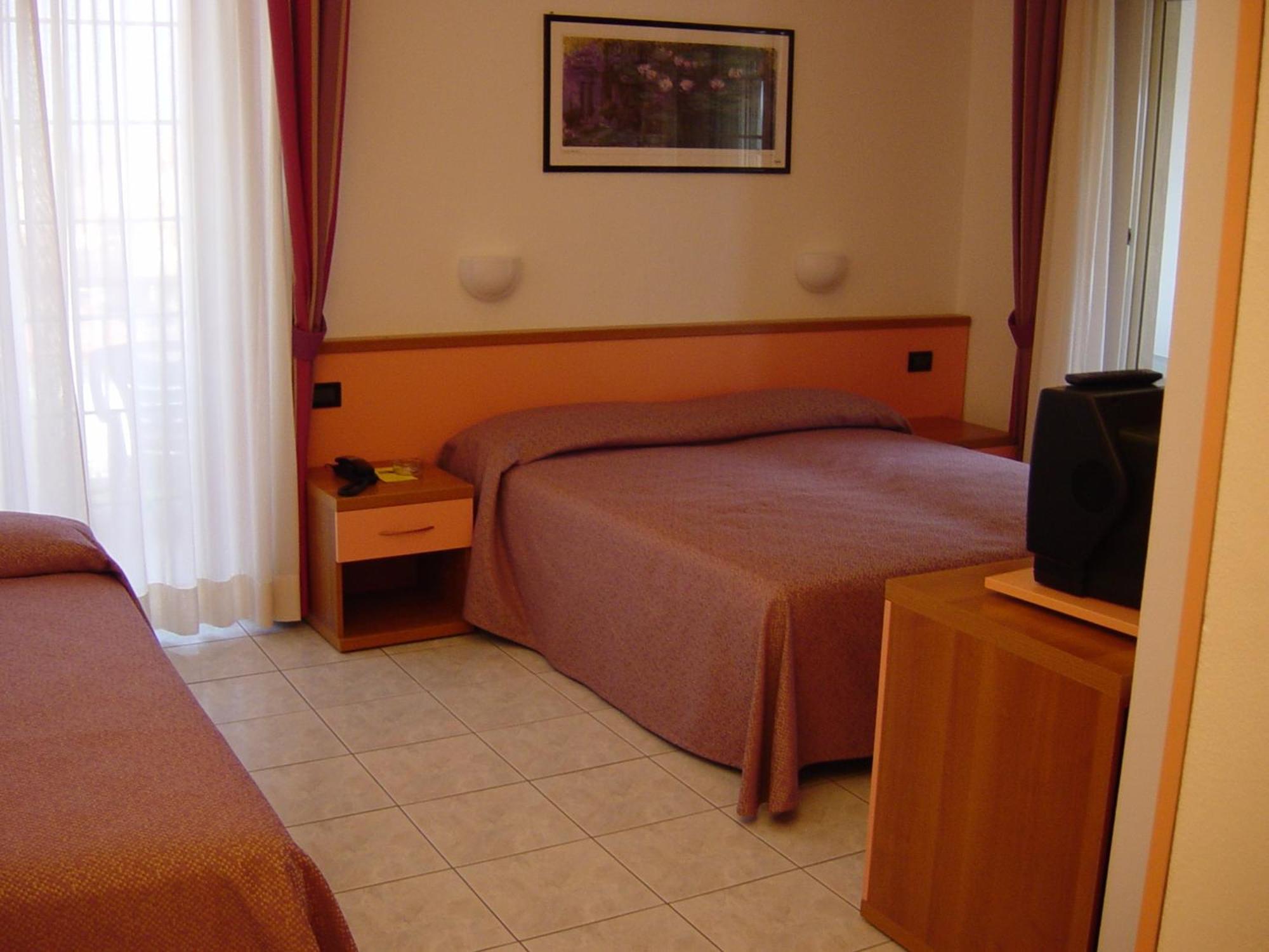 Hotel Sileoni Dependance Villa Antonio Marina di Cecina Kültér fotó