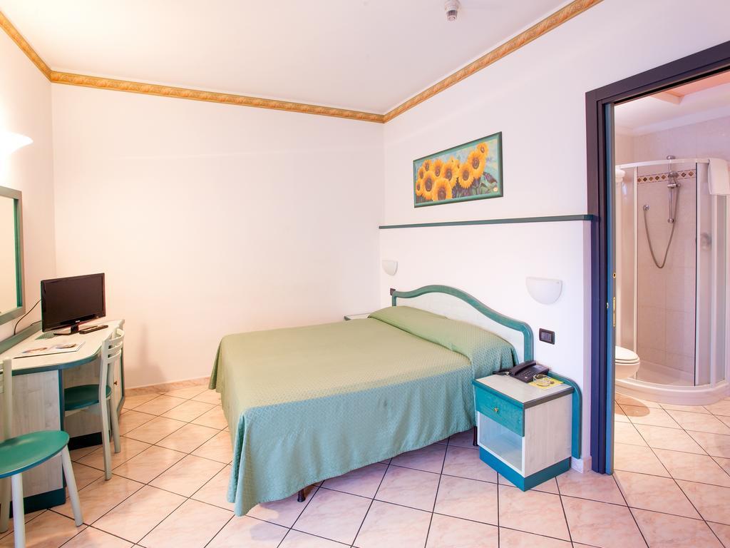 Hotel Sileoni Dependance Villa Antonio Marina di Cecina Kültér fotó