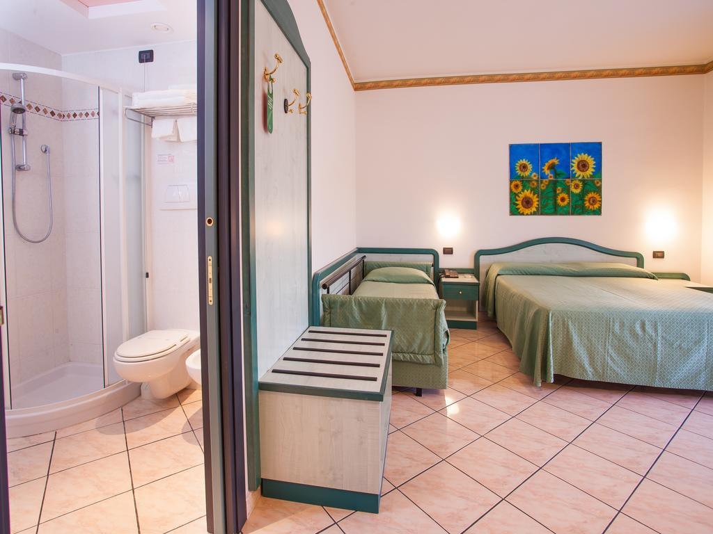 Hotel Sileoni Dependance Villa Antonio Marina di Cecina Kültér fotó