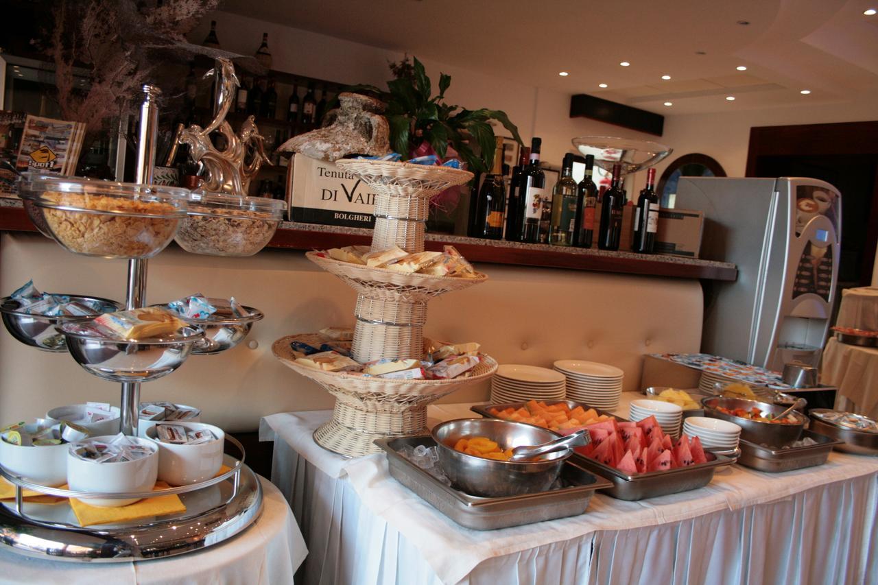 Hotel Sileoni Dependance Villa Antonio Marina di Cecina Kültér fotó
