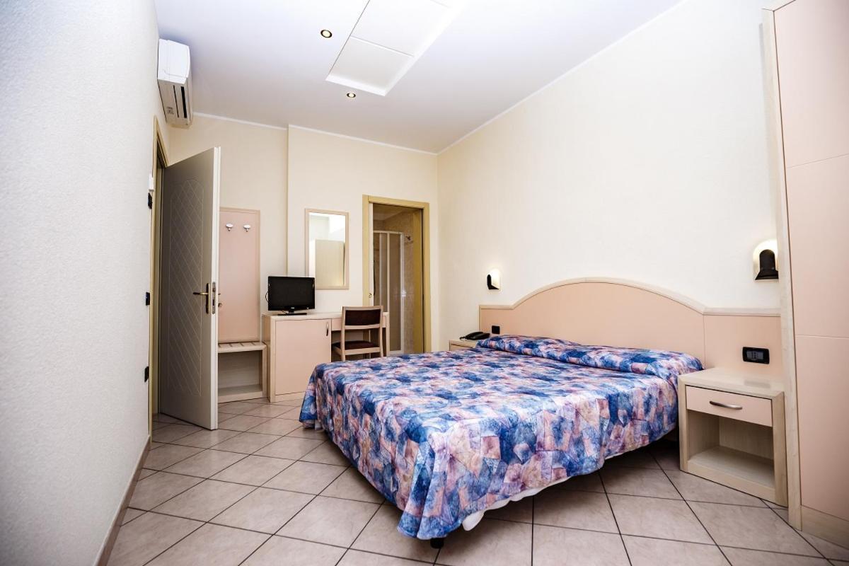 Hotel Sileoni Dependance Villa Antonio Marina di Cecina Kültér fotó